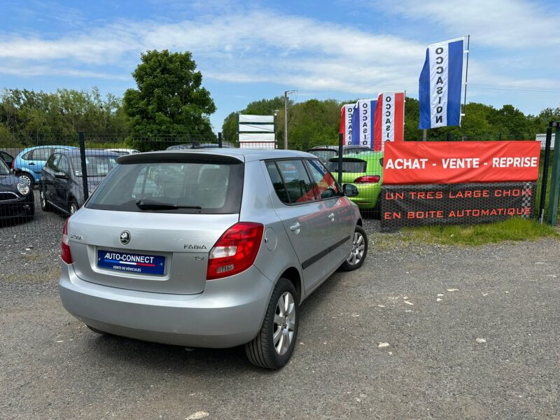 SKODA FABIA II 2013 - 89476 KM