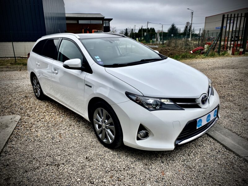 TOYOTA AURIS TOURING SPORT DYNAMIC 2013