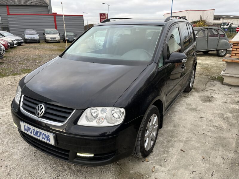 VOLKSWAGEN TOURAN confort