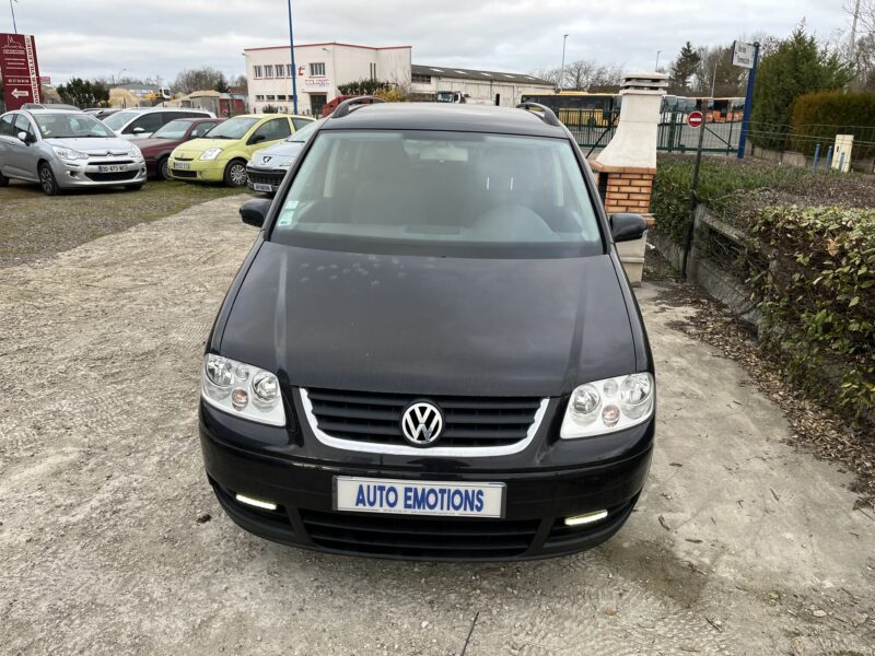 VOLKSWAGEN TOURAN confort