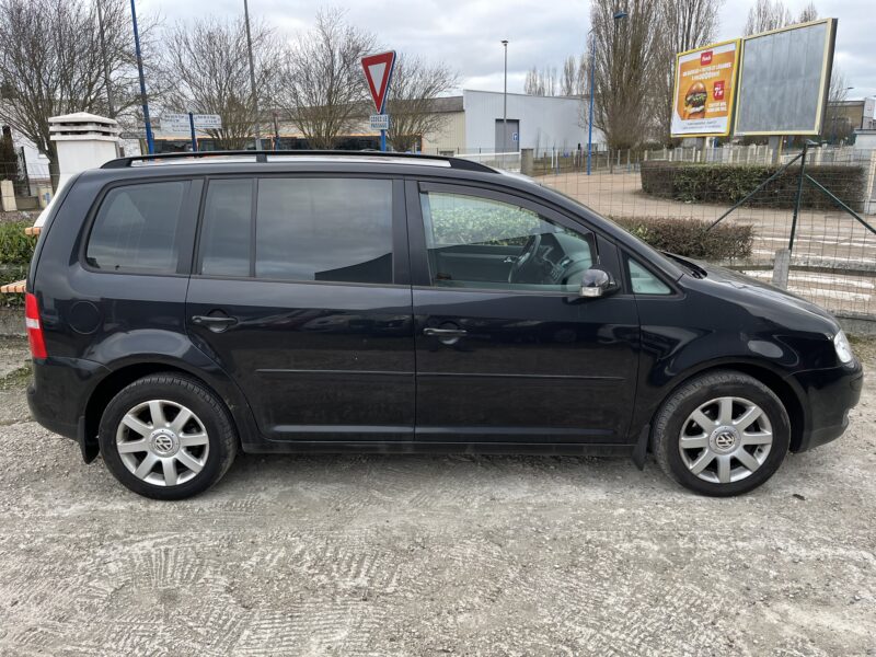 VOLKSWAGEN TOURAN confort