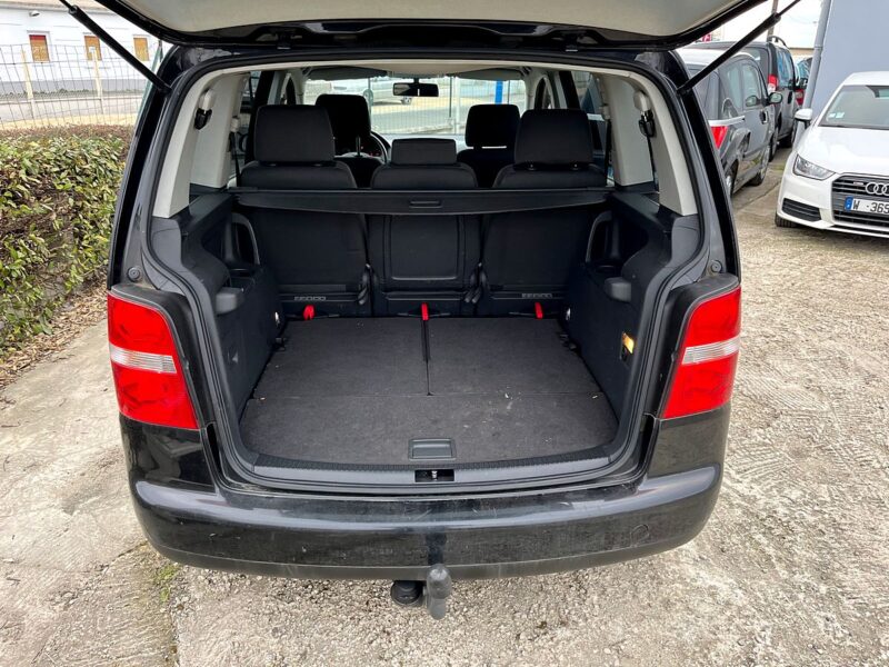 VOLKSWAGEN TOURAN confort