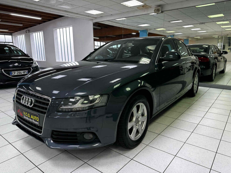 AUDI A4 B8 2.0 TDI 143ch DPF Ambiente