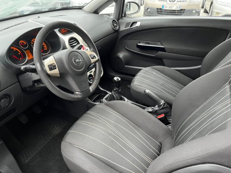 OPEL CORSA D 2008