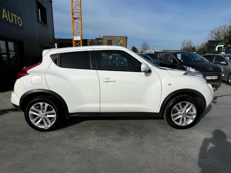 NISSAN JUKE 2011