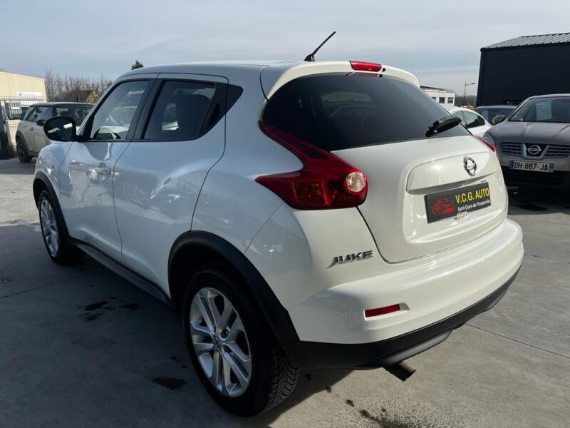 NISSAN JUKE 2011