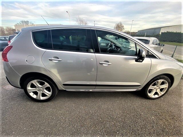 PEUGEOT 3008 Monospace ALLURE 2012