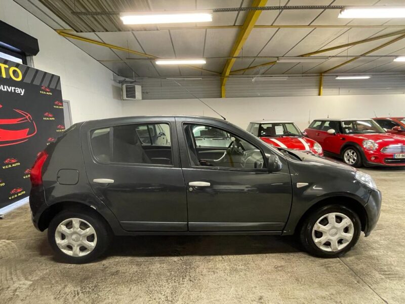 DACIA SANDERO 2009