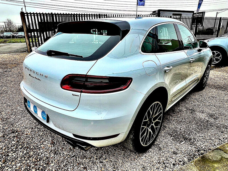 PORSCHE MACAN 2016