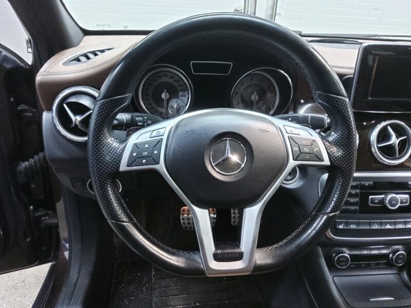 MERCEDES CLASSE GLA 250 4Matic 210 cv GARANTIE 12 MOIS