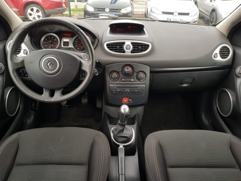 RENAULT  CLIO III 1.2i 75CV AUTHENTIQUE