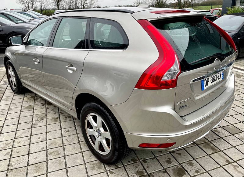 VOLVO XC60 2.0L TDi 16V 180CH MOMENTUM