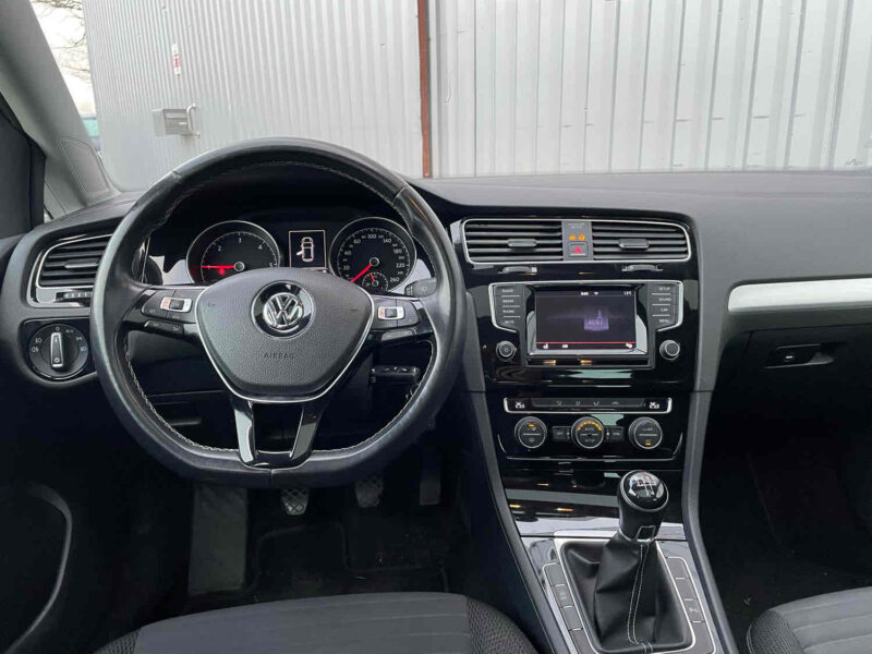 VOLKSWAGEN GOLF 2015