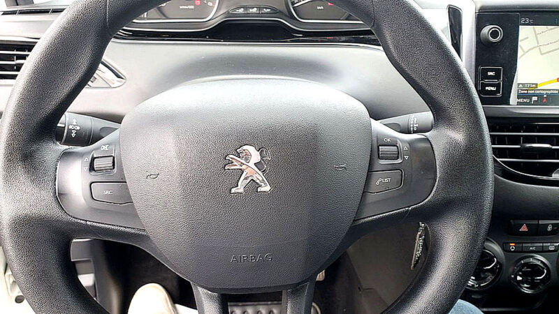 PEUGEOT 208 SOCIETE 1.5 bHDI 100 GPS PREMIUM PACK