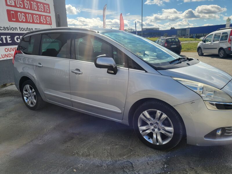 PEUGEOT 5008 1.6 HDI 110 CV