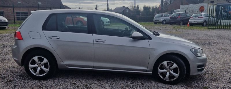 VOLKSWAGEN  GOLF  2013