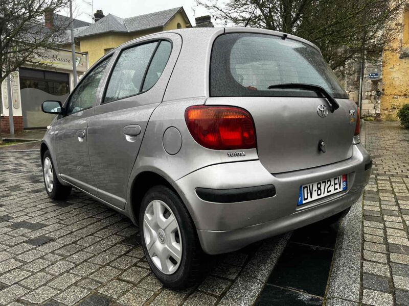 TOYOTA YARIS 2003