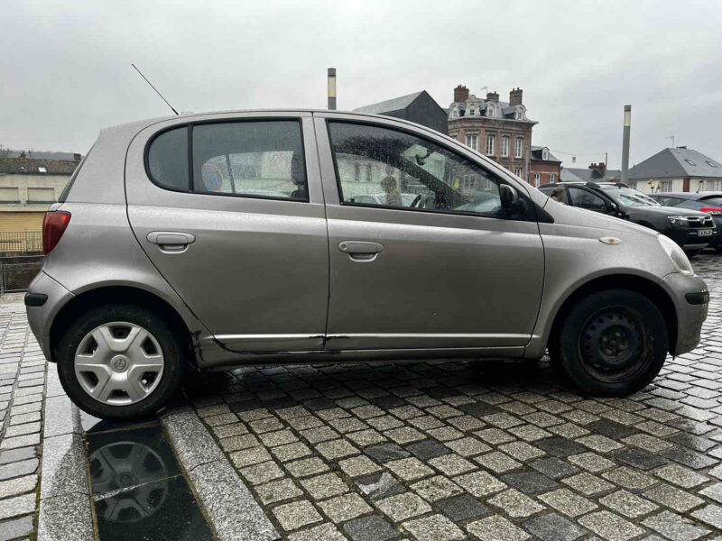 TOYOTA YARIS 2003