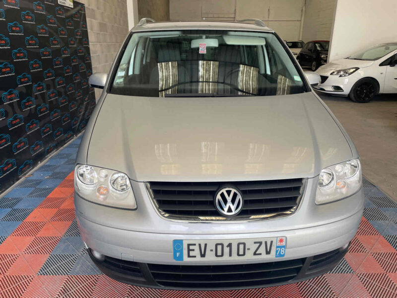 VOLKSWAGEN TOURAN 2004