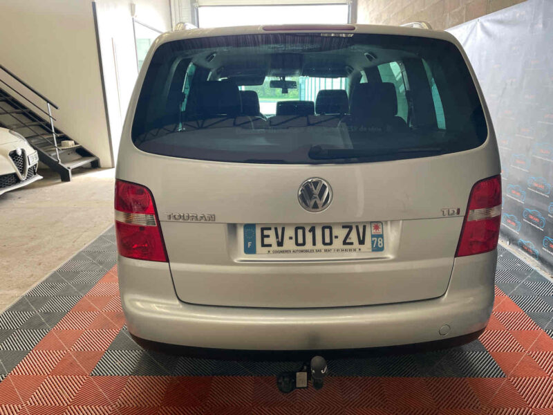 VOLKSWAGEN TOURAN 2004