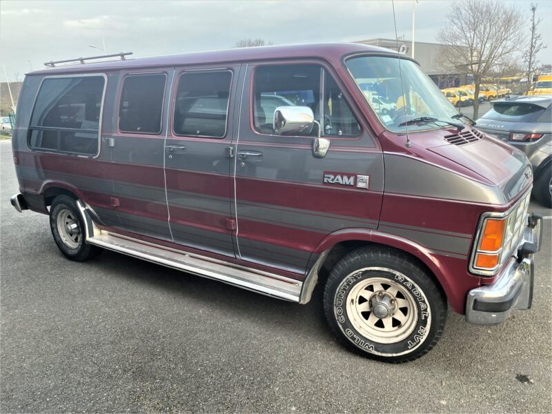 DODGE RAM B250 VAN 1987 