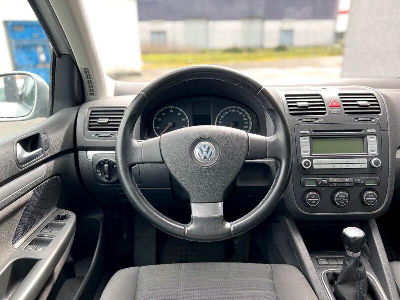 VOLKSWAGEN GOLF 5 1.6 FSI 116CH 1ER MAIN