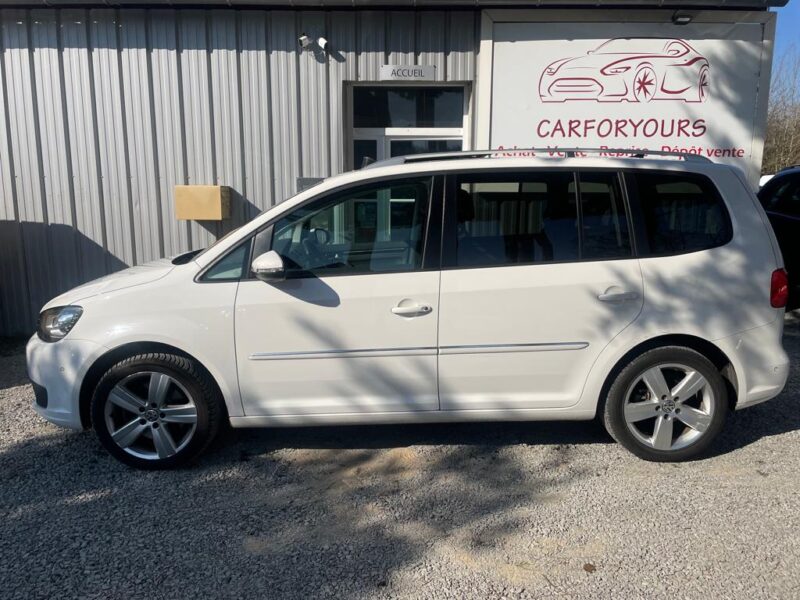 VOLKSWAGEN TOURAN 2012