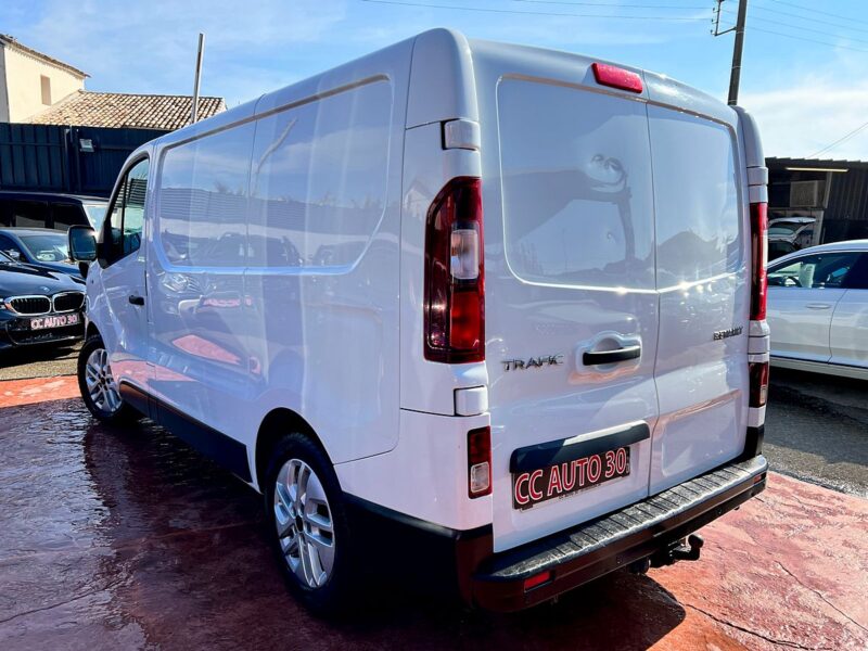 RENAULT TRAFIC III Camionnette 2016