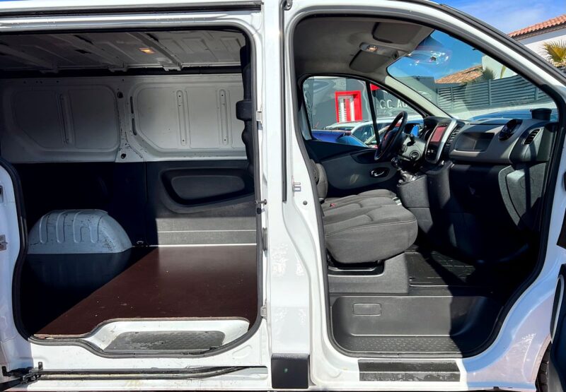 RENAULT TRAFIC III Camionnette 2016