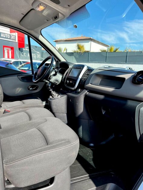 RENAULT TRAFIC III Camionnette 2016