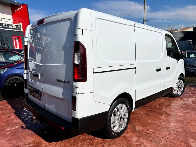 RENAULT TRAFIC III Camionnette 2016