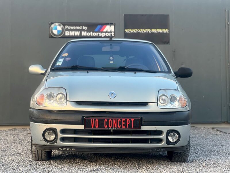 RENAULT CLIO II 1.2 ESS  2000 PAYEZ EN 4X