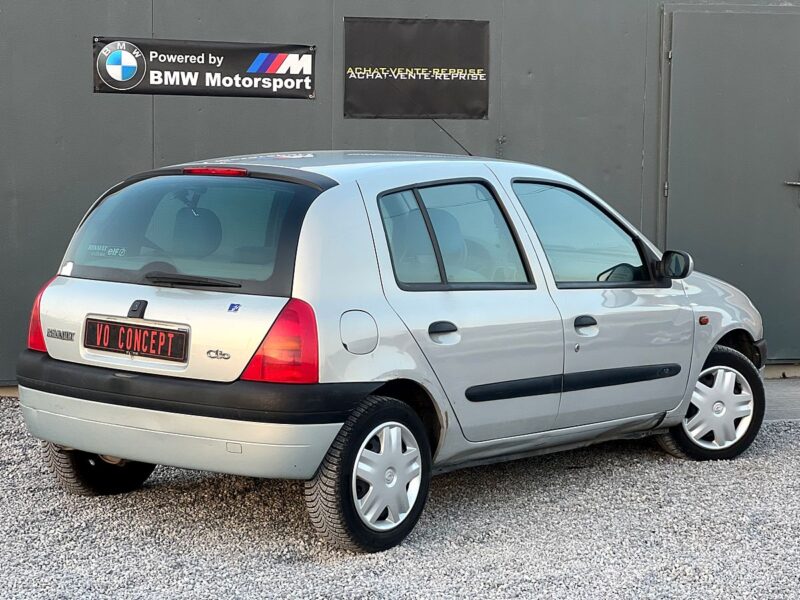 RENAULT CLIO II 1.2 ESS  2000 PAYEZ EN 4X