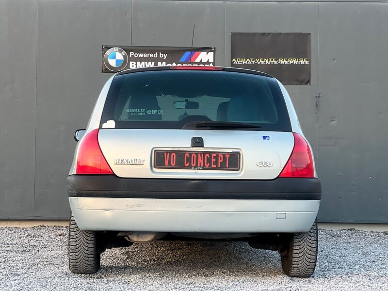 RENAULT CLIO II 1.2 ESS  2000 PAYEZ EN 4X