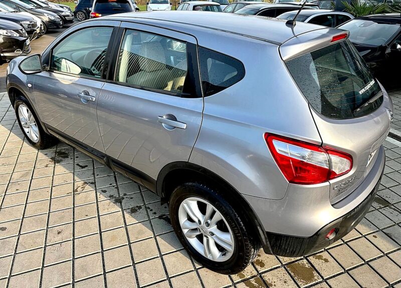 NISSAN QASHQAI 2010