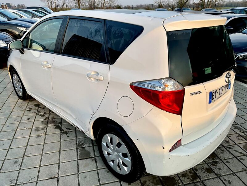 TOYOTA VERSO-S 2011