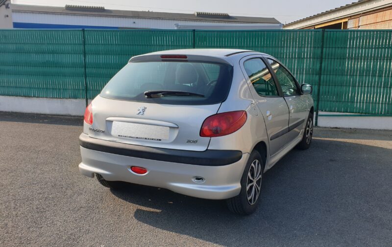 PEUGEOT 206 1.1i X Line Clim