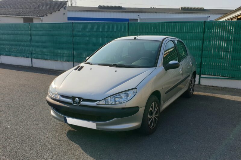 PEUGEOT 206 1.1i X Line Clim