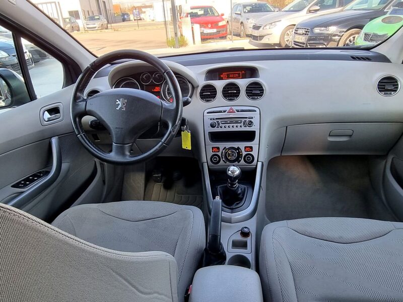 PEUGEOT 308 2.0 HDi 136 PREMIUM