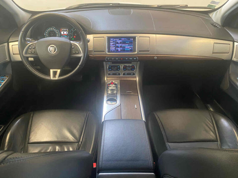 JAGUAR XF  2012