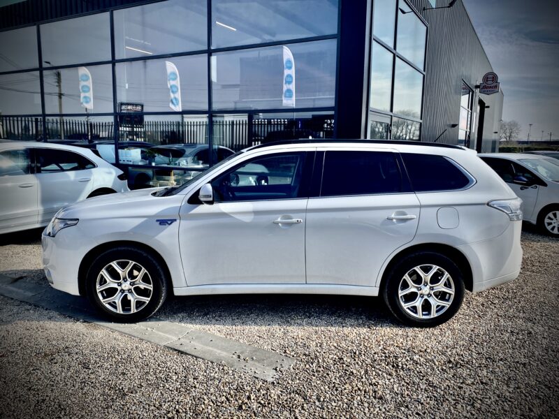 MITSUBISHI OUTLANDER III  INSTYLE 2014