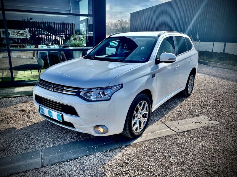 MITSUBISHI OUTLANDER III  INSTYLE 2014