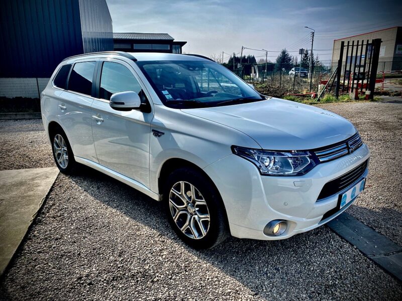 MITSUBISHI OUTLANDER III  INSTYLE 2014