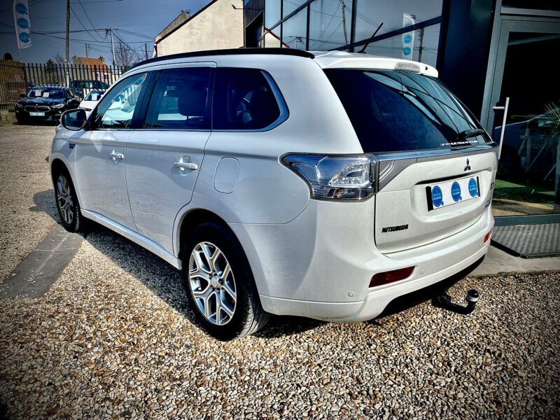 MITSUBISHI OUTLANDER III  INSTYLE 2014