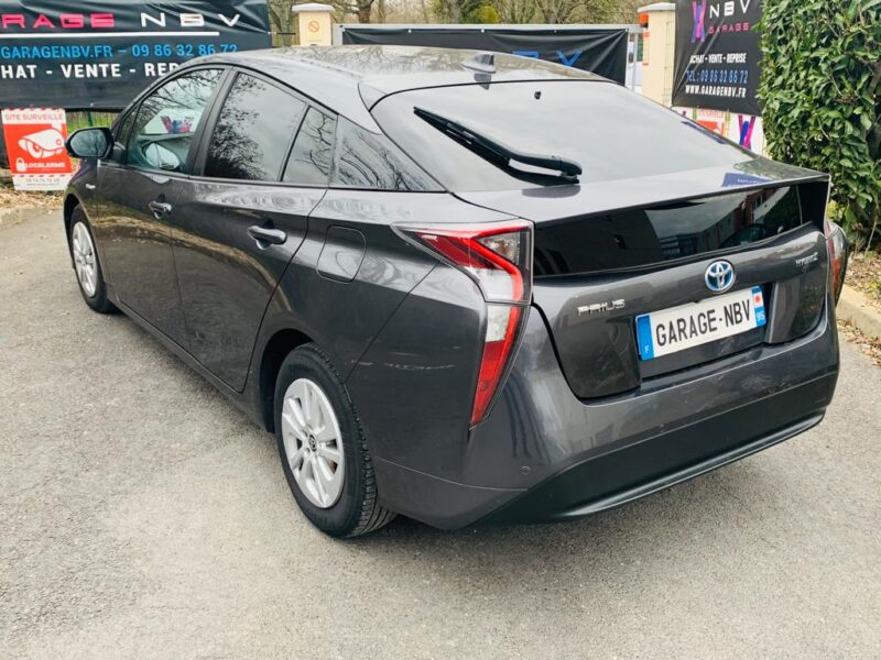 TOYOTA PRIUS 2017