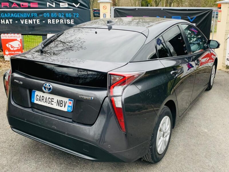 TOYOTA PRIUS 2017