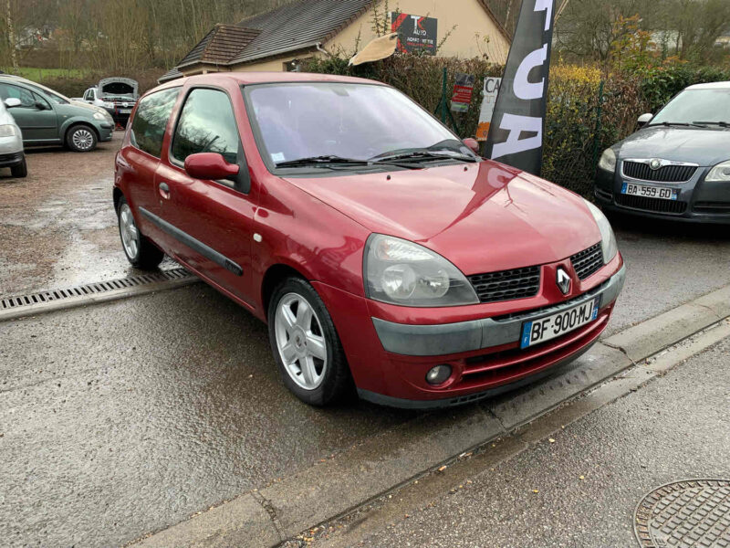 RENAULT CLIO II 1.6i 16V 110CV