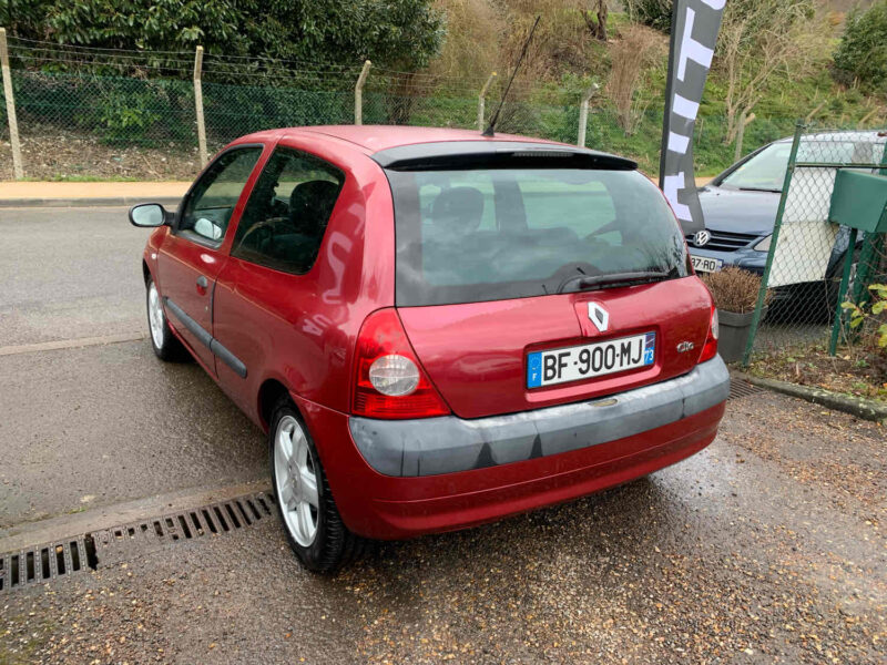 RENAULT CLIO II 1.6i 16V 110CV