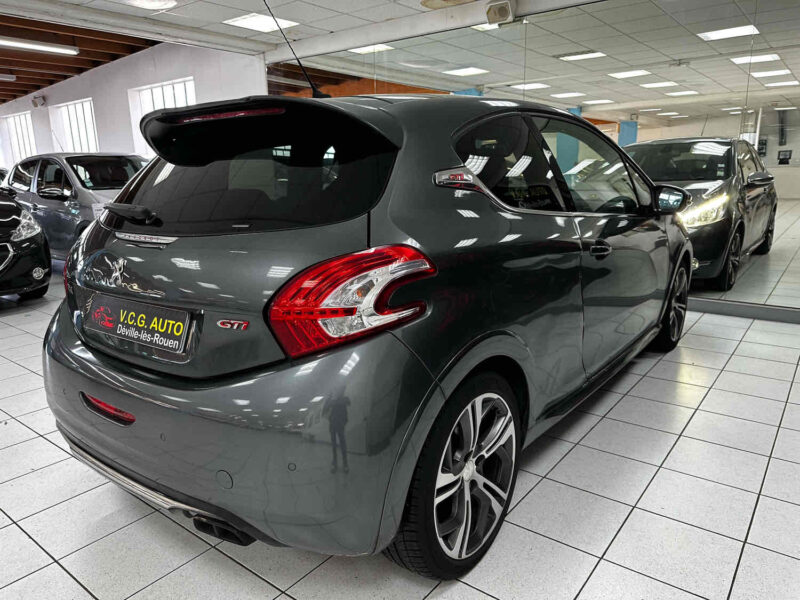 PEUGEOT 208 1.6 THP 200 GTI