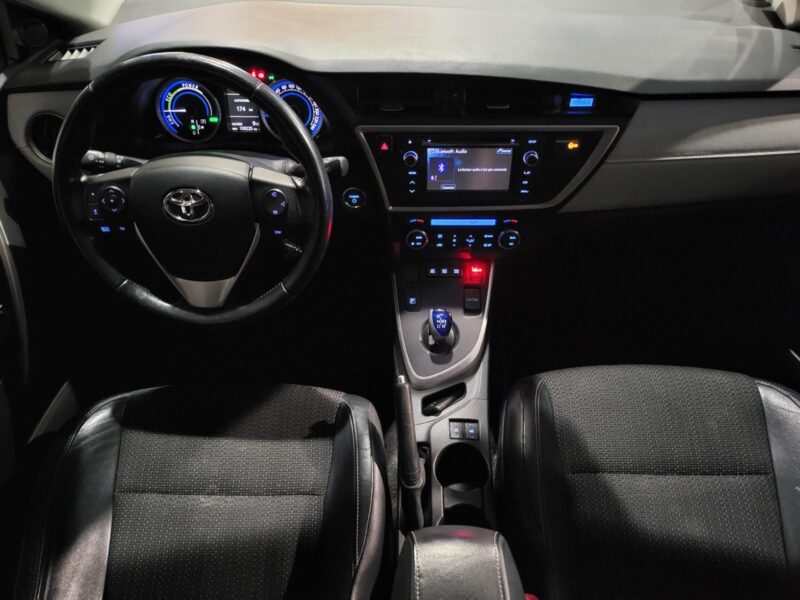 TOYOTA AURIS 2013